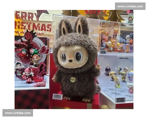 破案了!郑钦文 Labubu 挂饰真相揭晓:主动赠阿卡,反被叮嘱 “别转送”