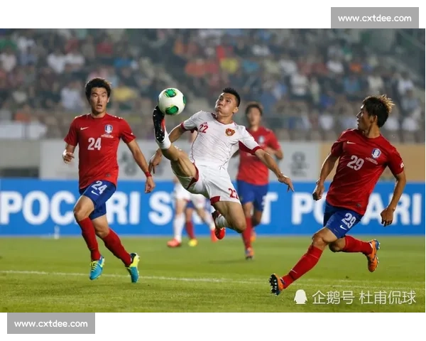 库杜斯:奥科查的魔幻舞步与孙兴慜的职业标杆如何塑造我的足球哲学