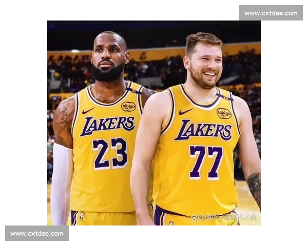 湖人次轮捡漏!蒂耶罗空降洛杉矶晒照,美媒盛赞突破如加农炮